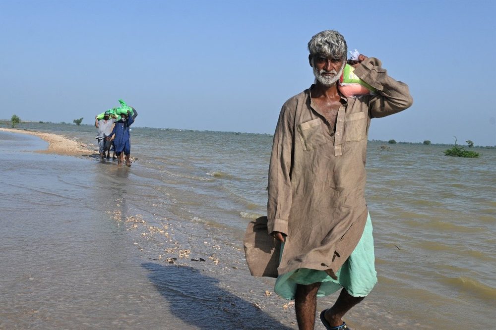 An elderly man returning from a CDRS distribution