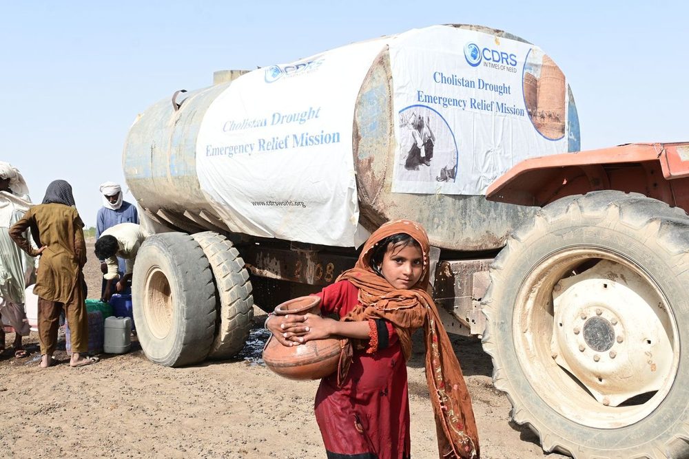 A CDRS emergency water tanker during the Cholistan drought
